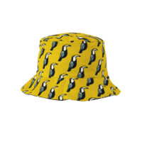 Divertido gorro tipo pescador con 2 combinaciones distintas de estampados.