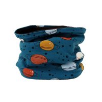 Cuello polar planetas en azul petrol